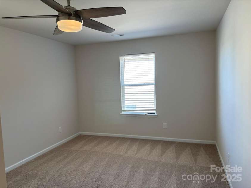 7121 Maple Run Circle, Charlotte, NC 28215.  MLS# CAR4329824, YatesRealty ID 3475. 