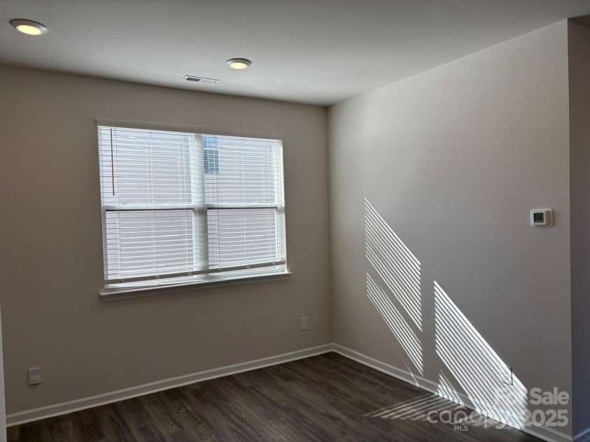 7121 Maple Run Circle, Charlotte, NC 28215.  MLS# CAR4329824, YatesRealty ID 3475. Dinning Room