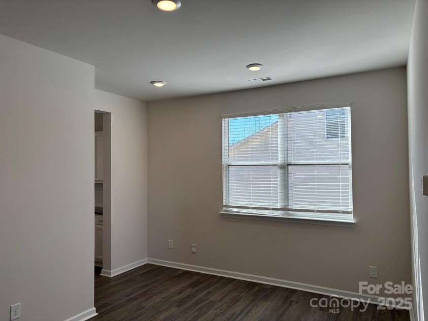 7121 Maple Run Circle, Charlotte, NC 28215.  MLS# CAR4329824, YatesRealty ID 3475. Dinning Room View 2