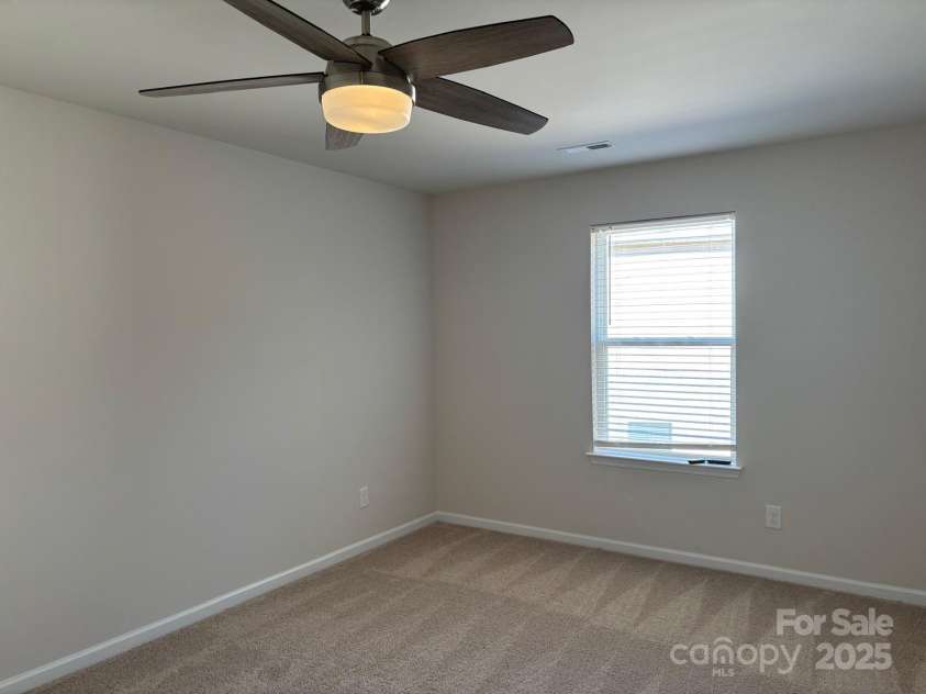 7121 Maple Run Circle, Charlotte, NC 28215.  MLS# CAR4329824, YatesRealty ID 3475. Loft