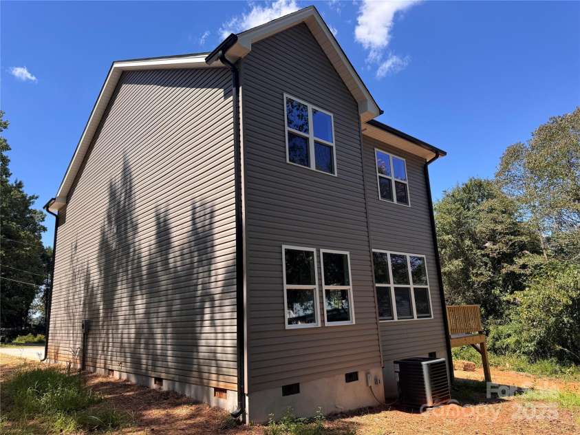 3920 Cherry Grove Drive, Hickory, NC 28602.  MLS# CAR4296832, YatesRealty ID 34750. 