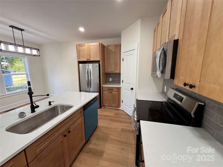 3920 Cherry Grove Drive, Hickory, NC 28602.  MLS# CAR4296832, YatesRealty ID 34750. 