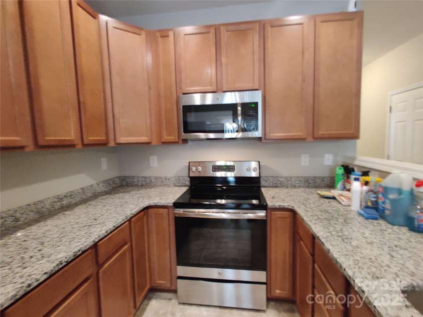 11148 Kanturk Court, Charlotte, NC 28213.  MLS# CAR4270333, YatesRealty ID 34751. 