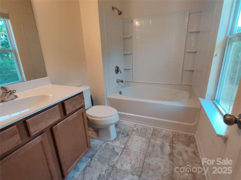 11148 Kanturk Court, Charlotte, NC 28213.  MLS# CAR4270333, YatesRealty ID 34751. 