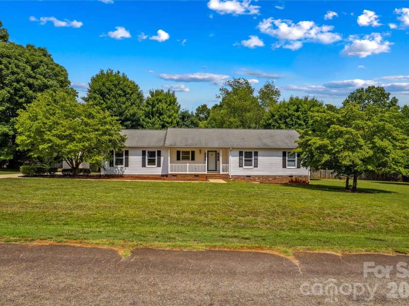 1115 Joy Street, Salisbury, NC 28147.  MLS# CAR4395277, YatesRealty ID 34751. Large level front yard.