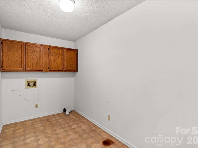 1115 Joy Street, Salisbury, NC 28147.  MLS# CAR4395277, YatesRealty ID 34751. Laundry