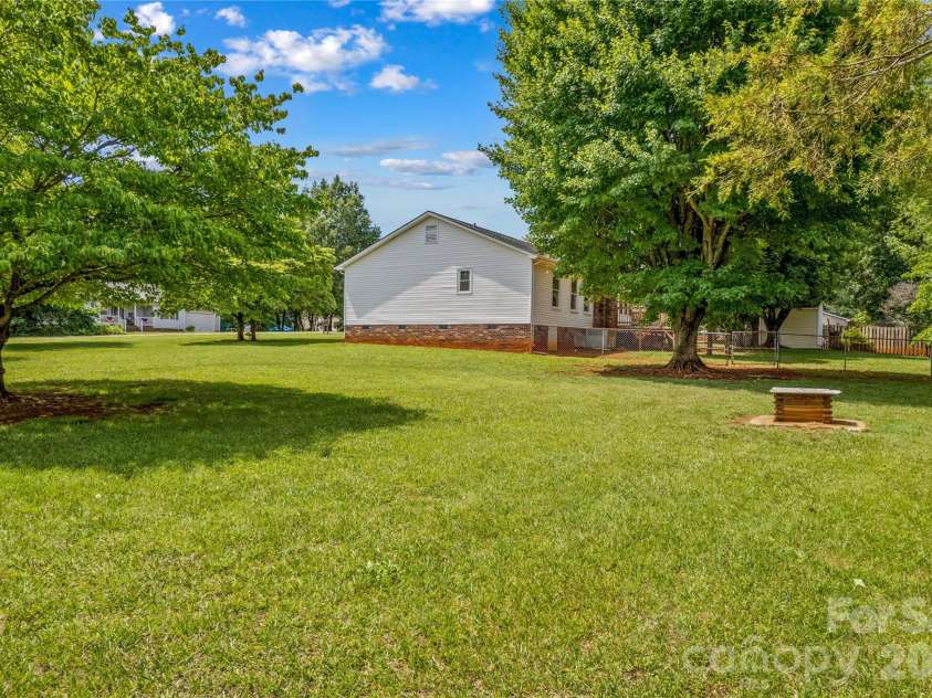 1115 Joy Street, Salisbury, NC 28147.  MLS# CAR4395277, YatesRealty ID 34751. Side Yard