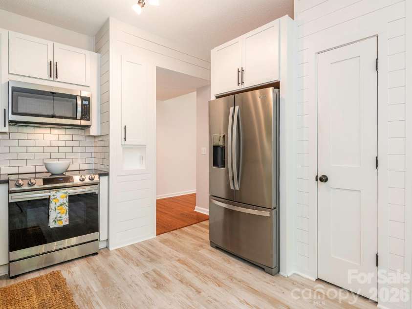 1300 Copper Creek Lane, Fort Mill, SC 29715.  MLS# CAR4392072, YatesRealty ID 34752. Kitchen with bonus cabinet space