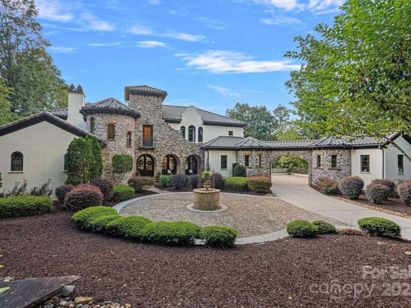 6821 Pebble Bay Drive, Denver, NC 28037.  MLS# CAR4292691, YatesRealty ID 34754. Front daylight