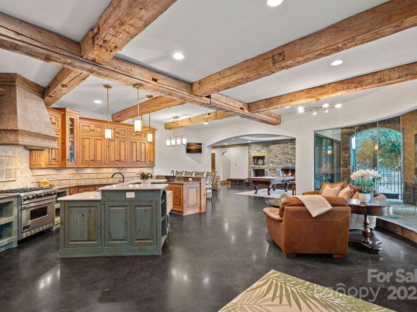 6821 Pebble Bay Drive, Denver, NC 28037.  MLS# CAR4292691, YatesRealty ID 34754. Full 2nd Chef's kitchen in  the basement complete with top-of-the-line appliances and finishes