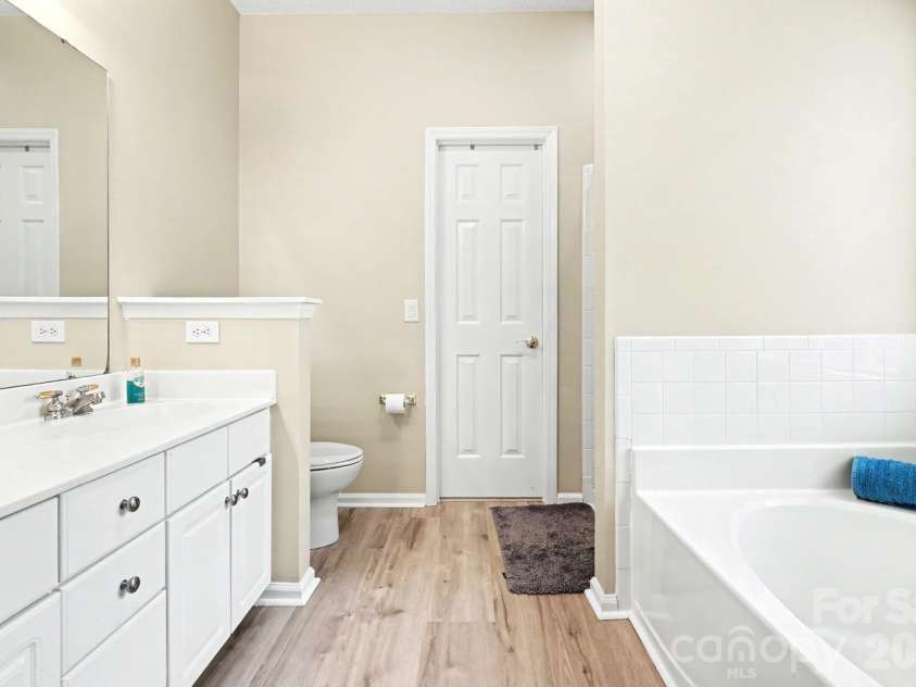 4710 Kirkgard Trail, Charlotte, NC 28269.  MLS# CAR4391788, YatesRealty ID 34755. 