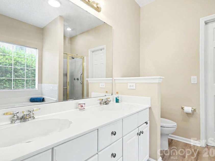 4710 Kirkgard Trail, Charlotte, NC 28269.  MLS# CAR4391788, YatesRealty ID 34755. 