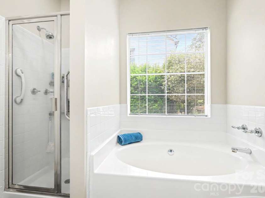 4710 Kirkgard Trail, Charlotte, NC 28269.  MLS# CAR4391788, YatesRealty ID 34755. 