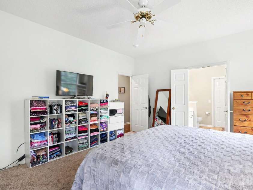 4710 Kirkgard Trail, Charlotte, NC 28269.  MLS# CAR4391788, YatesRealty ID 34755. 