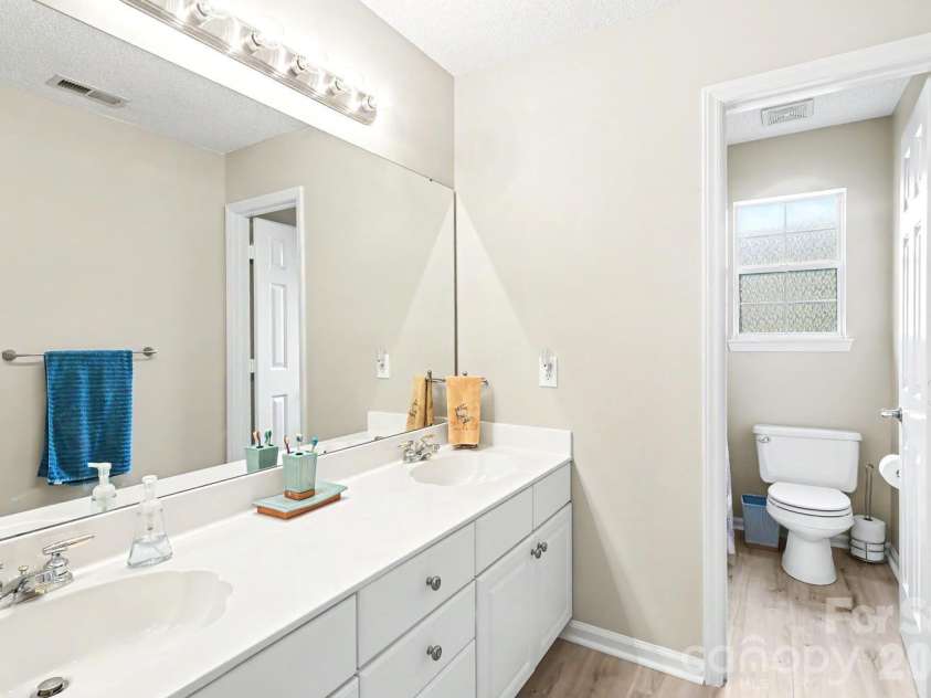 4710 Kirkgard Trail, Charlotte, NC 28269.  MLS# CAR4391788, YatesRealty ID 34755. 
