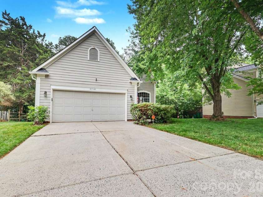 4710 Kirkgard Trail, Charlotte, NC 28269.  MLS# CAR4391788, YatesRealty ID 34755. 