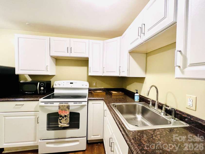 161 Melrose Avenue, Tryon, NC 28782.  MLS# CAR4394622, YatesRealty ID 34756. 
