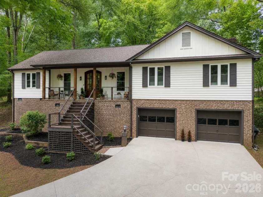 16 Tanglewood Road, Lake Wylie, SC 29710.  MLS# CAR4396441, YatesRealty ID 34757. 