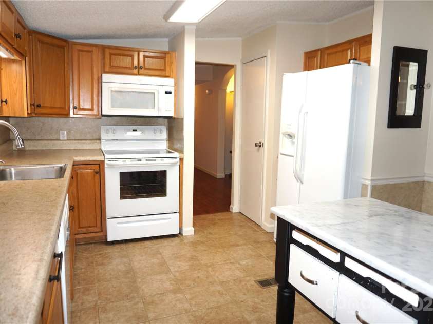 2156 River Road, Lincolnton, NC 28092.  MLS# CAR4293059, YatesRealty ID 34757. 