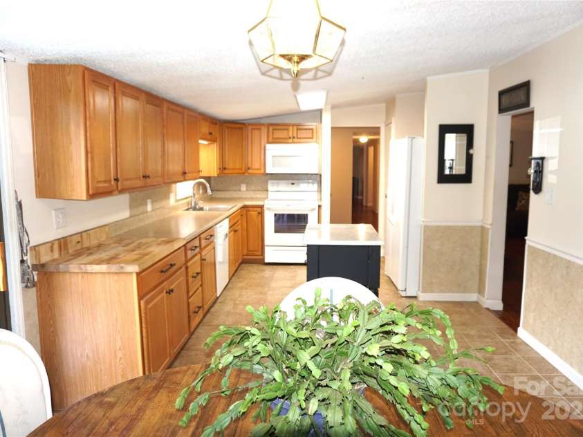 2156 River Road, Lincolnton, NC 28092.  MLS# CAR4293059, YatesRealty ID 34757. 