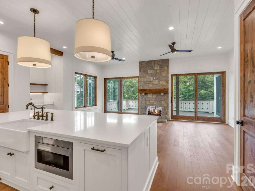 253 Old Boone Road, Blowing Rock, NC 28605.  MLS# CAR4397226, YatesRealty ID 34758. 