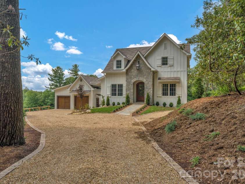 253 Old Boone Road, Blowing Rock, NC 28605.  MLS# CAR4397226, YatesRealty ID 34758. 
