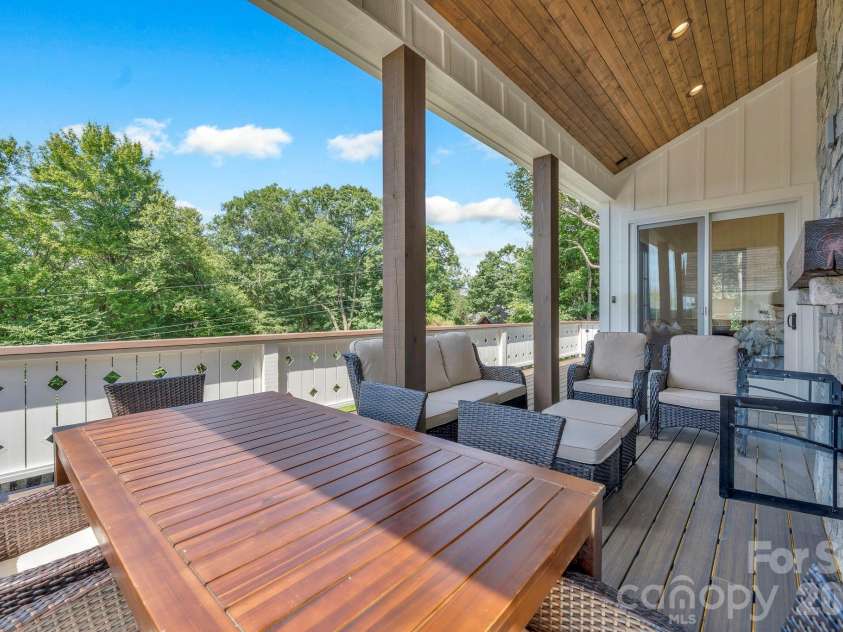 253 Old Boone Road, Blowing Rock, NC 28605.  MLS# CAR4397226, YatesRealty ID 34758. 