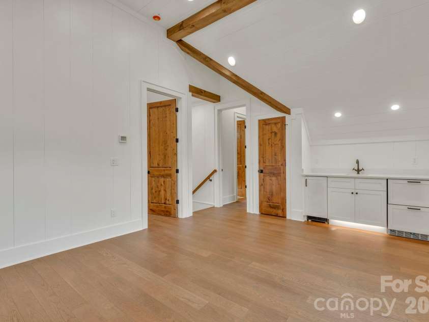 253 Old Boone Road, Blowing Rock, NC 28605.  MLS# CAR4397226, YatesRealty ID 34758. With wet-bar!