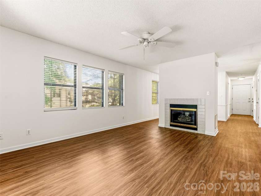 106 Abbey Circle, Asheville, NC 28805.  MLS# CAR4399040, YatesRealty ID 34759. 