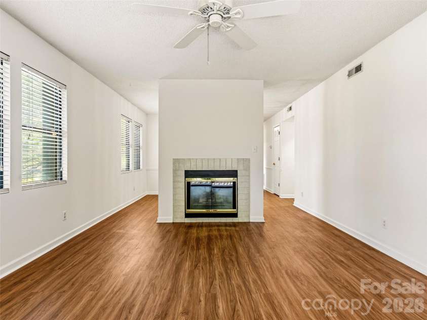 106 Abbey Circle, Asheville, NC 28805.  MLS# CAR4399040, YatesRealty ID 34759. 