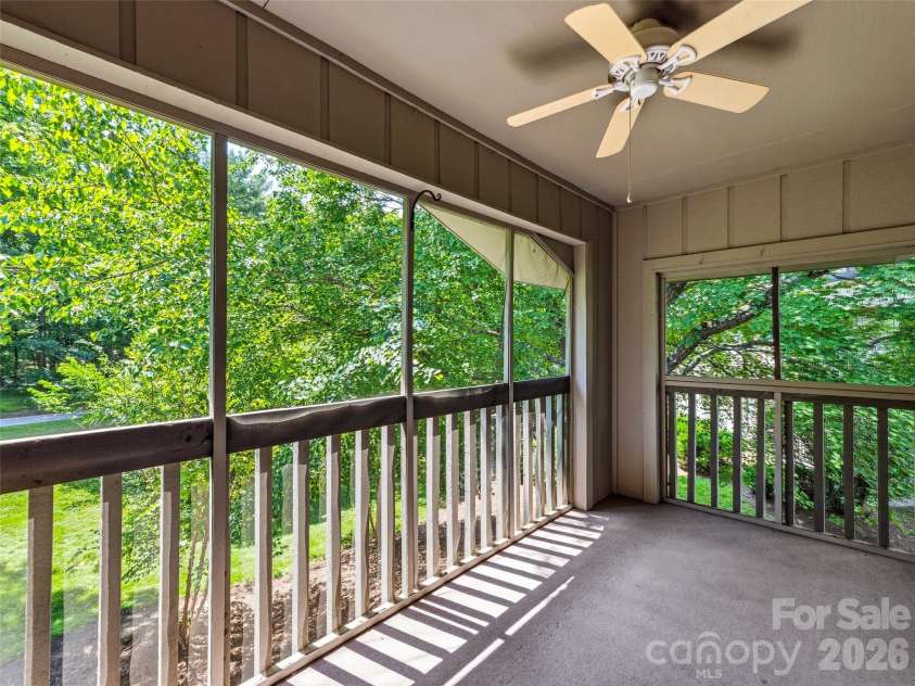 106 Abbey Circle, Asheville, NC 28805.  MLS# CAR4399040, YatesRealty ID 34759. 