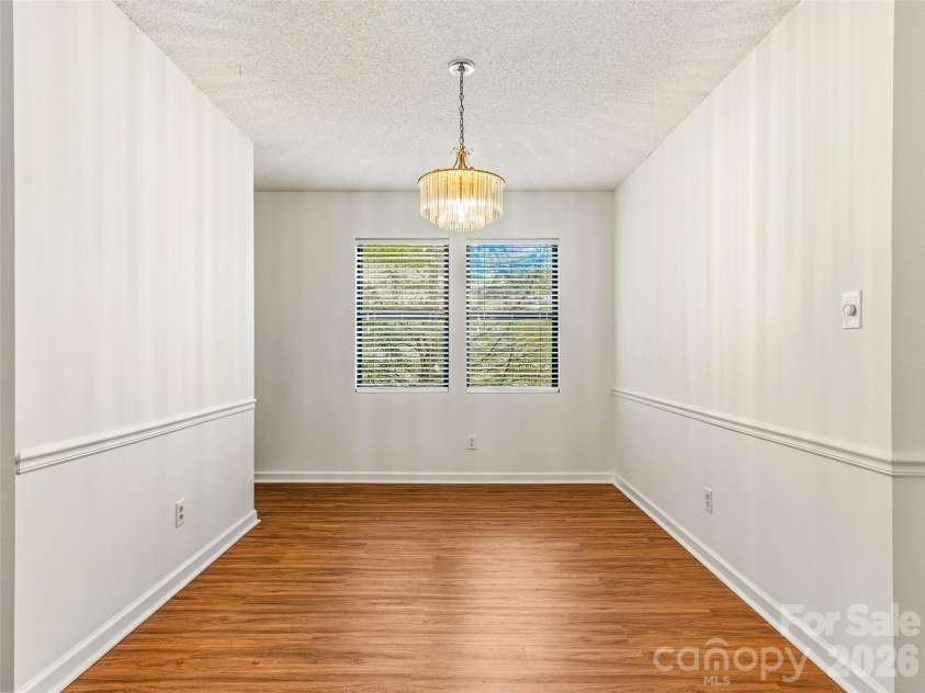 106 Abbey Circle, Asheville, NC 28805.  MLS# CAR4399040, YatesRealty ID 34759. 