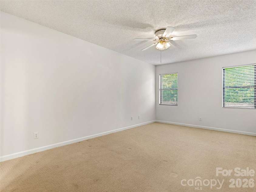106 Abbey Circle, Asheville, NC 28805.  MLS# CAR4399040, YatesRealty ID 34759. 