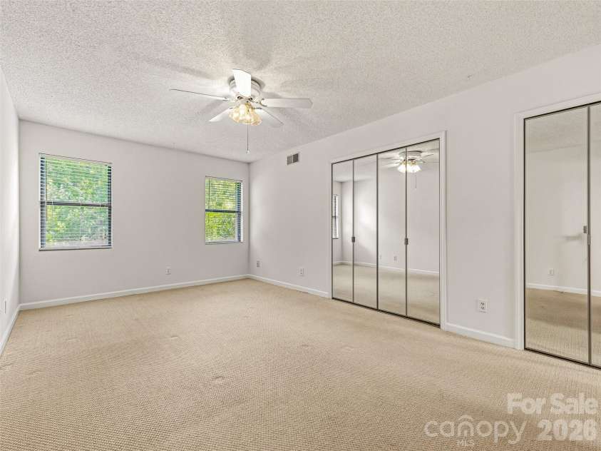 106 Abbey Circle, Asheville, NC 28805.  MLS# CAR4399040, YatesRealty ID 34759. 
