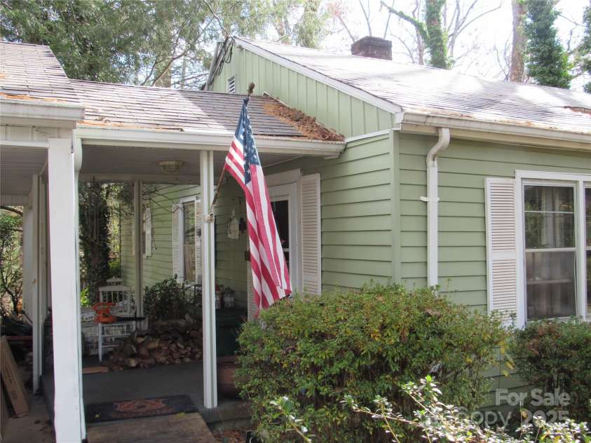 1144 Montreat Road, Black Mountain, NC 28711.  MLS# CAR4320391, YatesRealty ID 3476. 