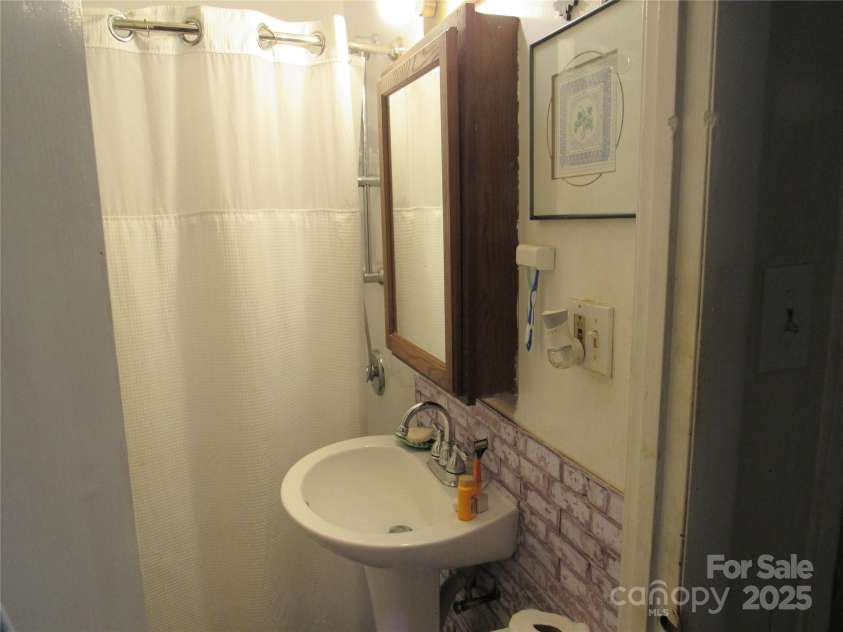 1144 Montreat Road, Black Mountain, NC 28711.  MLS# CAR4320391, YatesRealty ID 3476. 