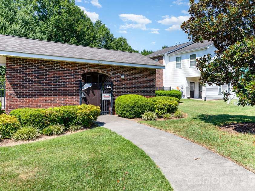 2108 Sardony Lane, Charlotte, NC 28213.  MLS# CAR4351032, YatesRealty ID 3476. 
