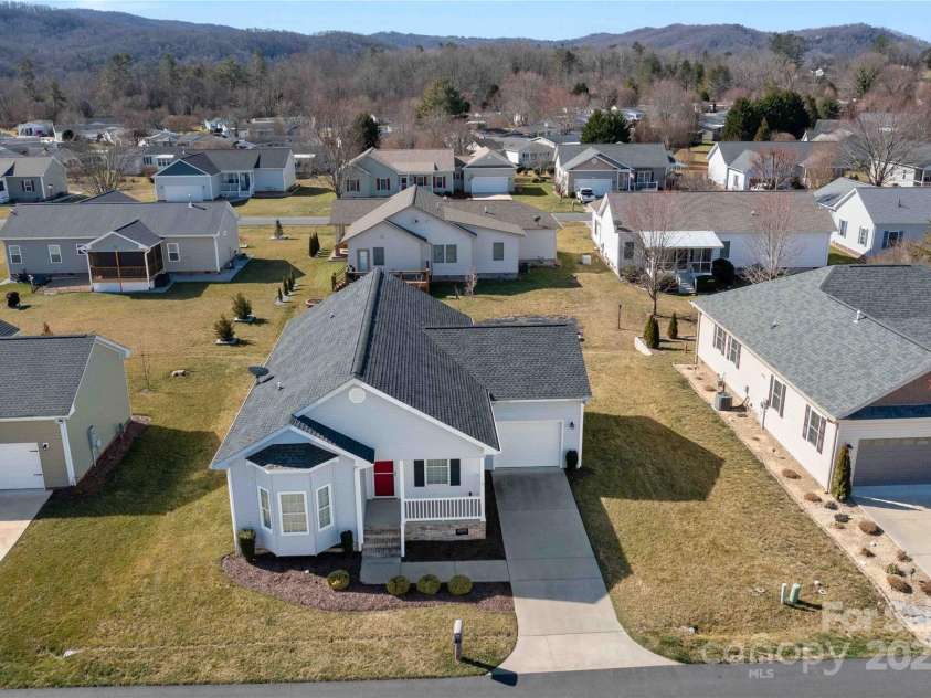 357 Beechnut Drive, Hendersonville, NC 28739.  MLS# CAR4231415, YatesRealty ID 3476. 