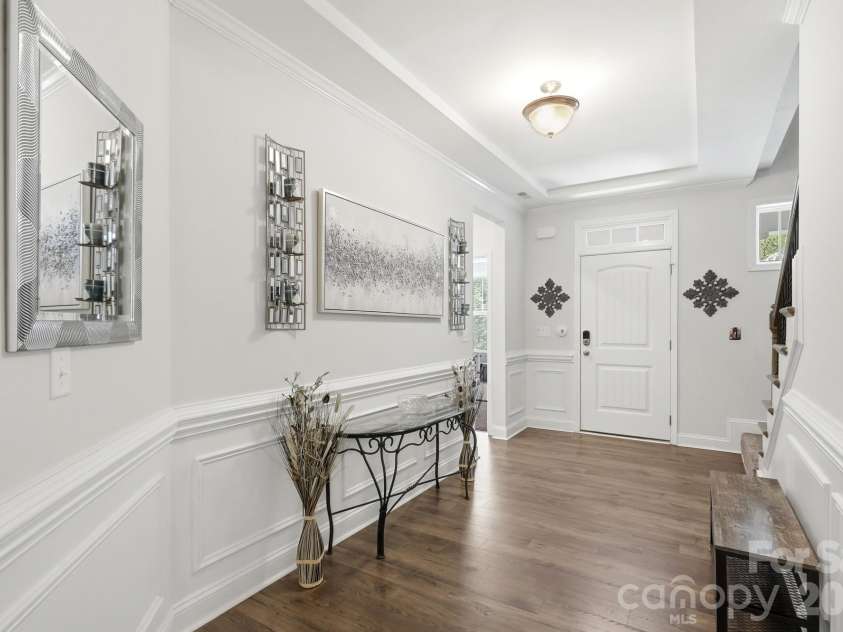 511 Rosemore Place, Rock Hill, SC 29732.  MLS# CAR4397357, YatesRealty ID 34760. Foyer