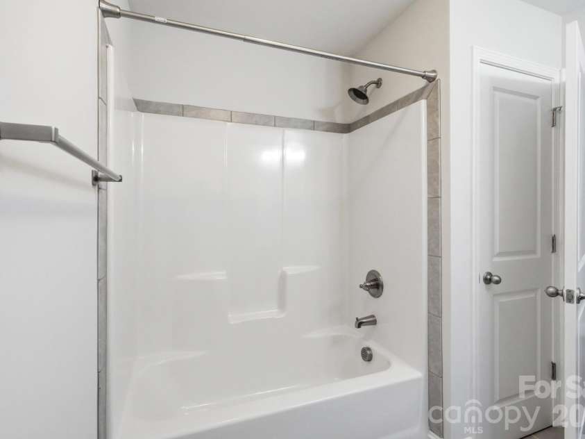 511 Rosemore Place, Rock Hill, SC 29732.  MLS# CAR4397357, YatesRealty ID 34760. Full Bath #3 upstairs