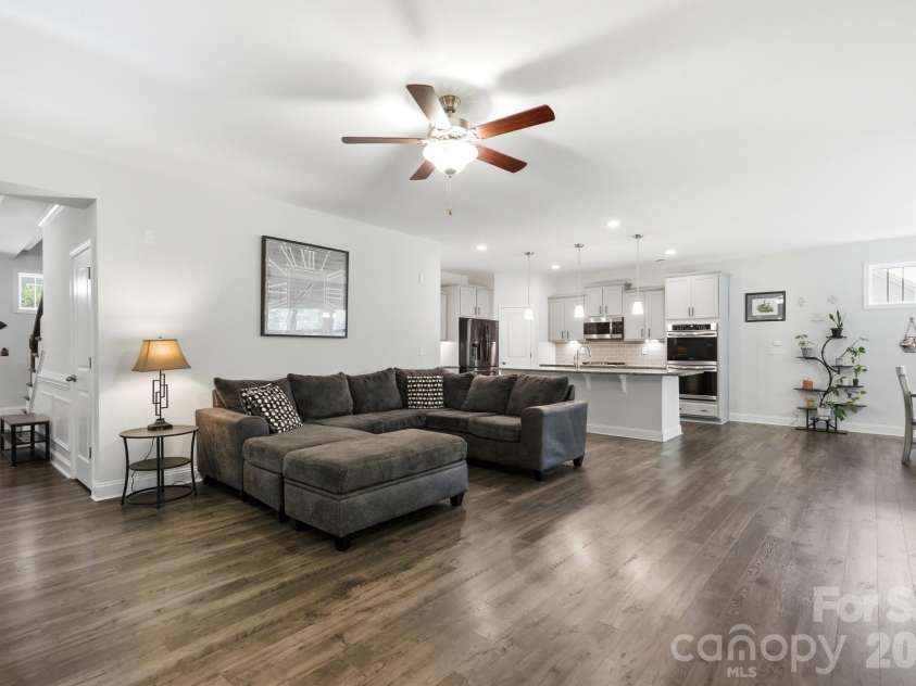 511 Rosemore Place, Rock Hill, SC 29732.  MLS# CAR4397357, YatesRealty ID 34760. Great Rm & Kitchen