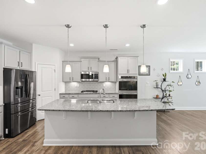 511 Rosemore Place, Rock Hill, SC 29732.  MLS# CAR4397357, YatesRealty ID 34760. Refrigerator stays