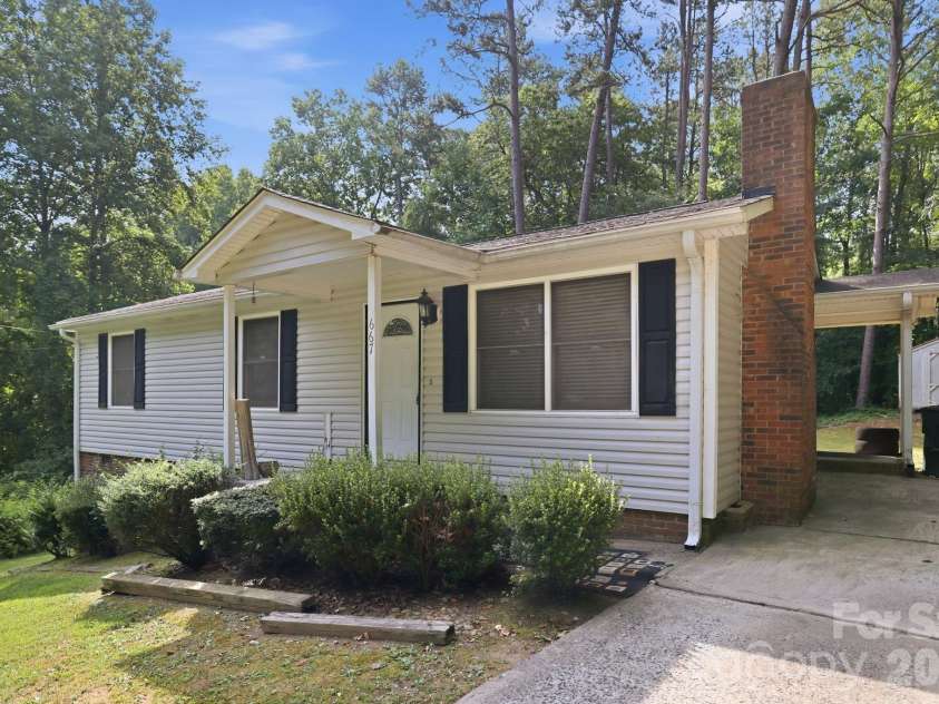 667 Niblick Drive, Gastonia, NC 28054.  MLS# CAR4398942, YatesRealty ID 34761. 