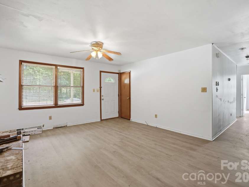667 Niblick Drive, Gastonia, NC 28054.  MLS# CAR4398942, YatesRealty ID 34761. 