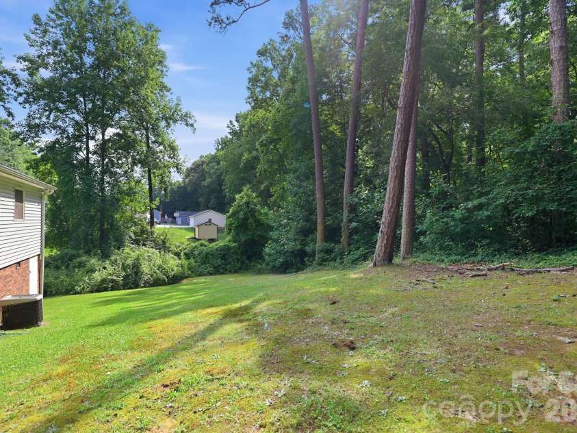 667 Niblick Drive, Gastonia, NC 28054.  MLS# CAR4398942, YatesRealty ID 34761. 
