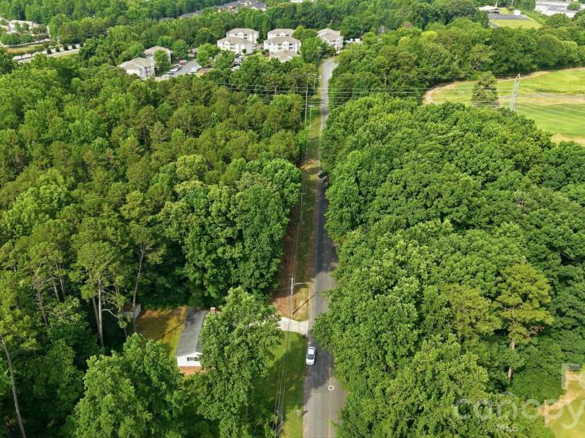 667 Niblick Drive, Gastonia, NC 28054.  MLS# CAR4398942, YatesRealty ID 34761. 