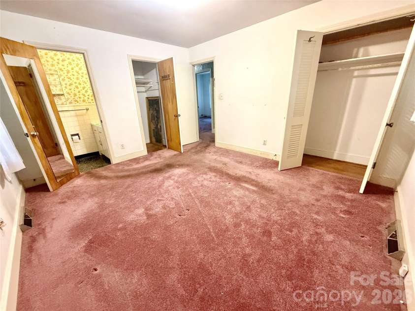 821 Burnley Road, Charlotte, NC 28210.  MLS# CAR4372249, YatesRealty ID 34762. 