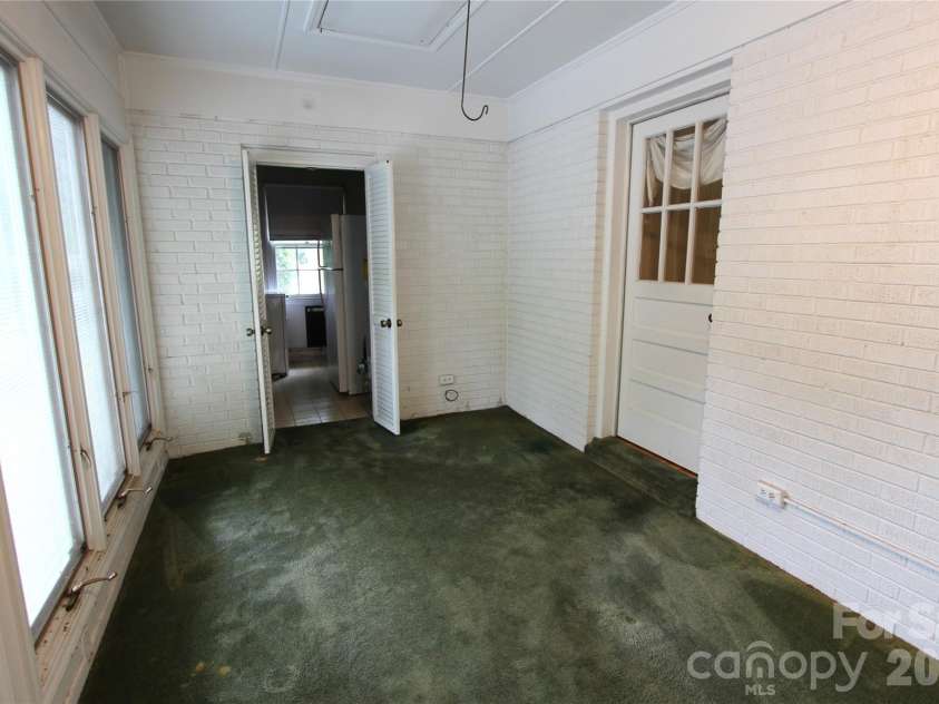 821 Burnley Road, Charlotte, NC 28210.  MLS# CAR4372249, YatesRealty ID 34762. 
