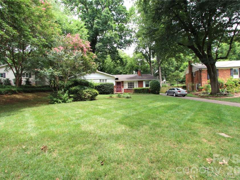 821 Burnley Road, Charlotte, NC 28210.  MLS# CAR4372249, YatesRealty ID 34762. 