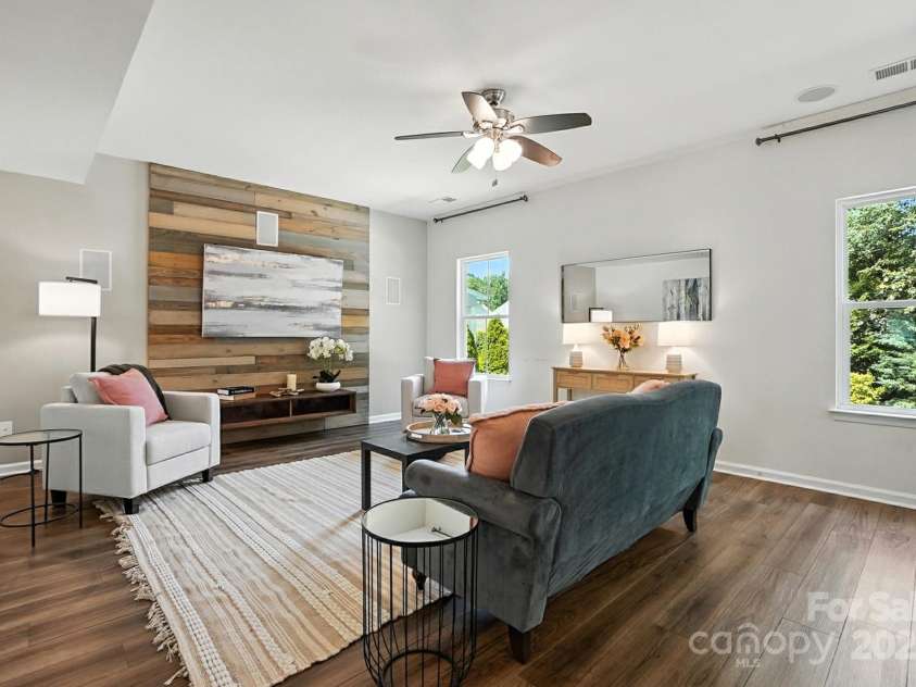 2042 Hamil Ridge Drive, Waxhaw, NC 28173.  MLS# CAR4289147, YatesRealty ID 34763. 